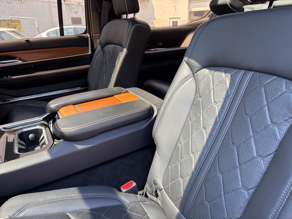 2022 Jeep Grand Wagoneer Series III