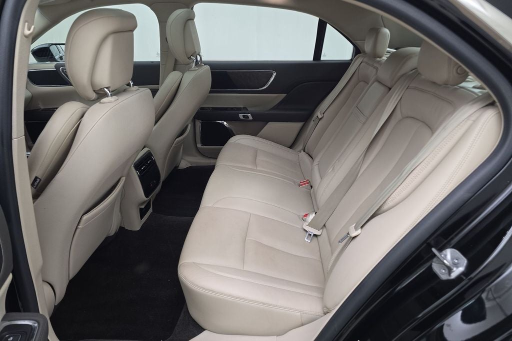 2017 Lincoln Continental Select
