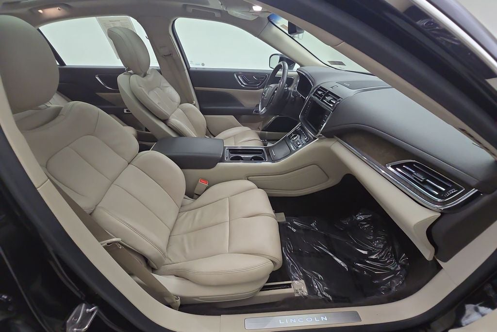 2017 Lincoln Continental Select