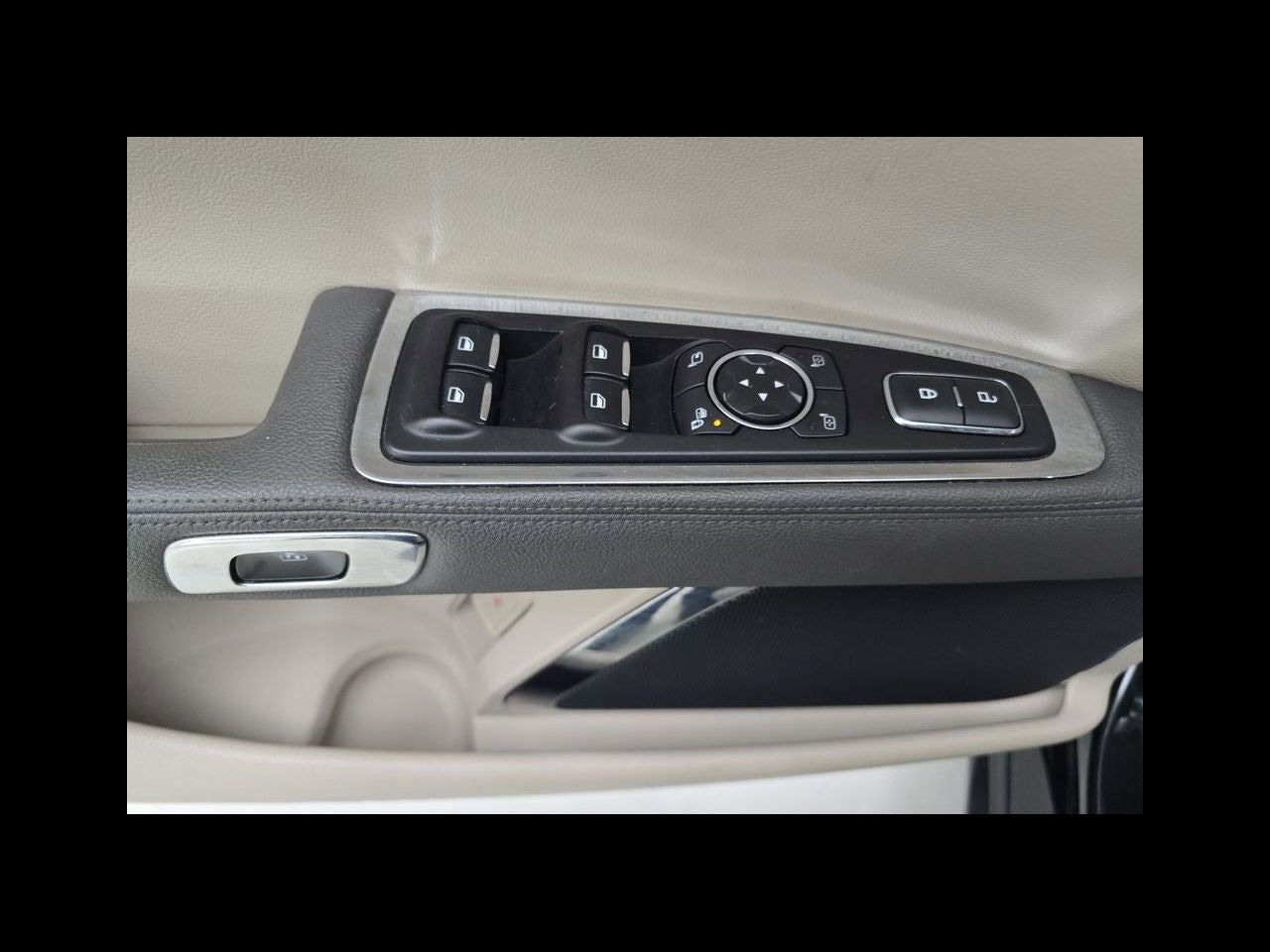 2017 Lincoln Continental Select