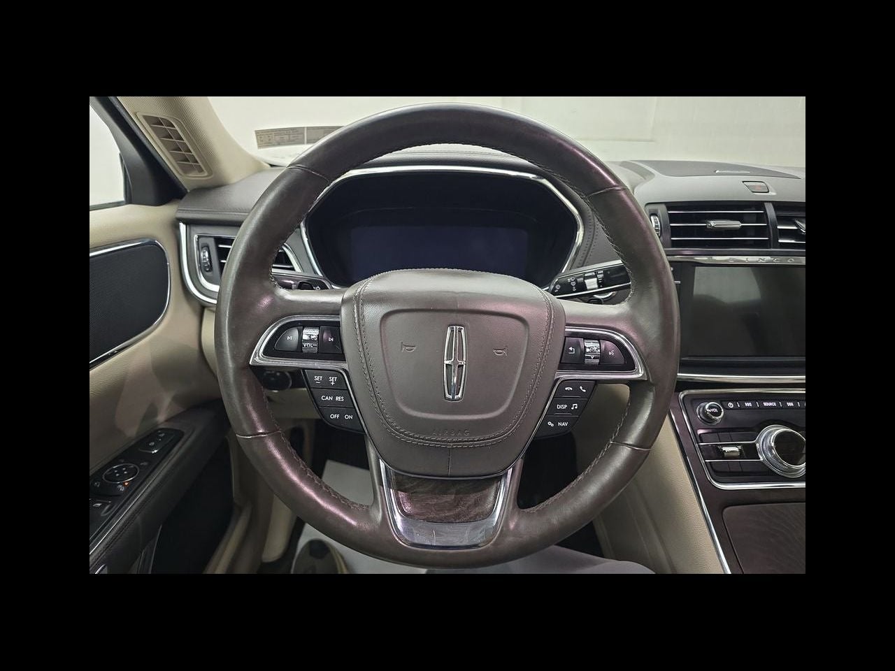 2017 Lincoln Continental Select