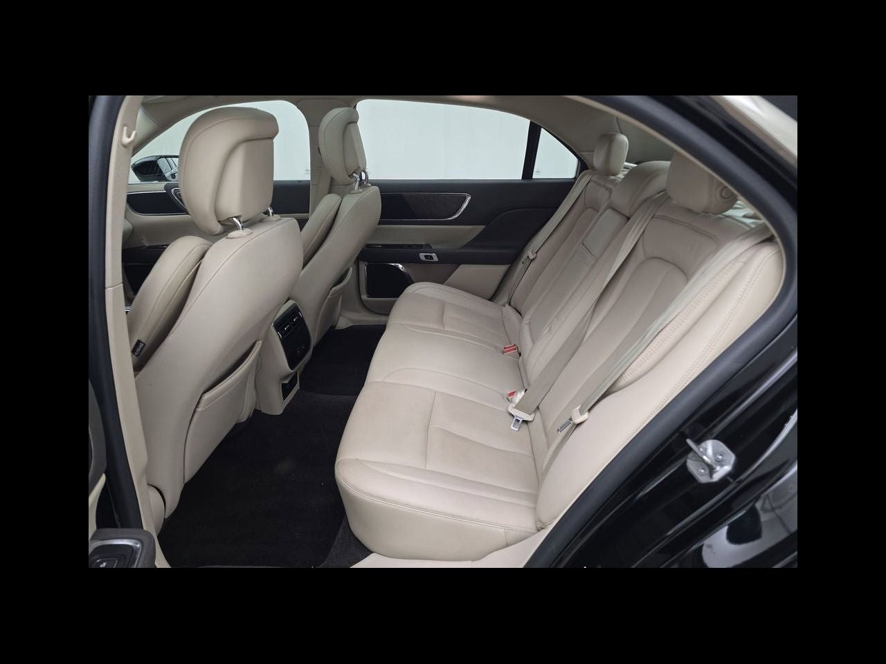 2017 Lincoln Continental Select