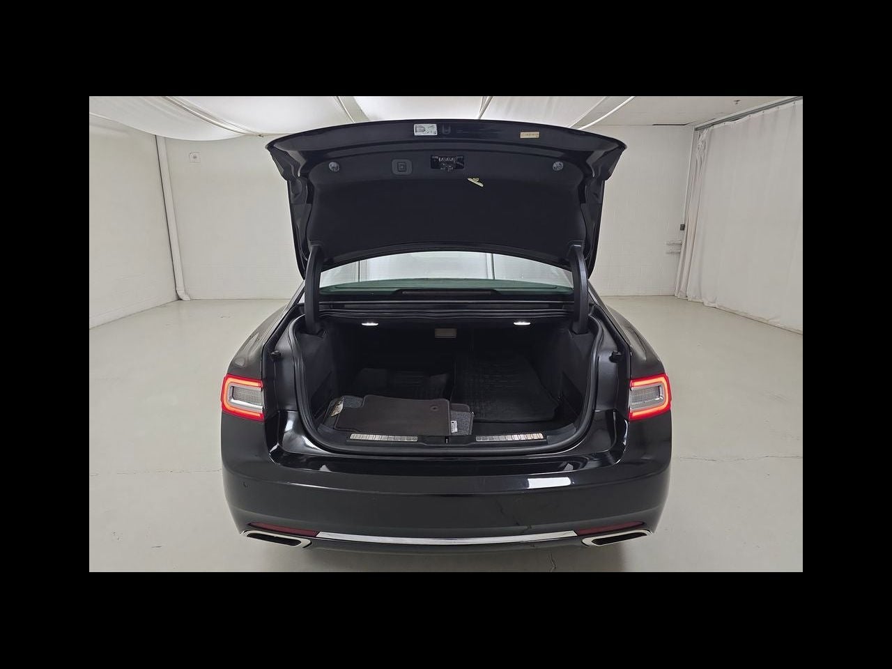 2017 Lincoln Continental Select