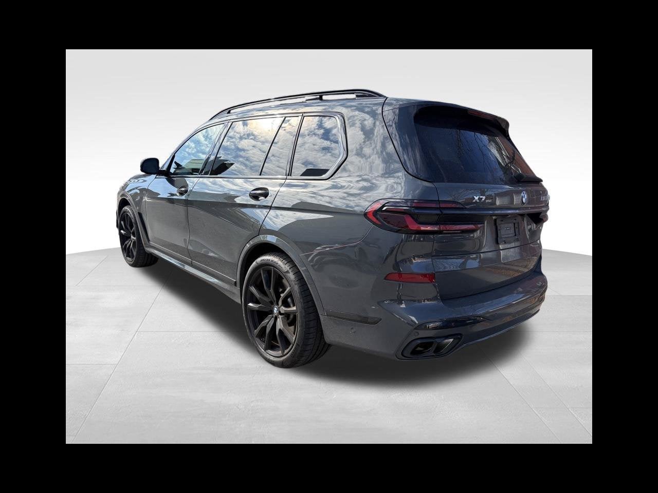 2025 BMW X7 M60i