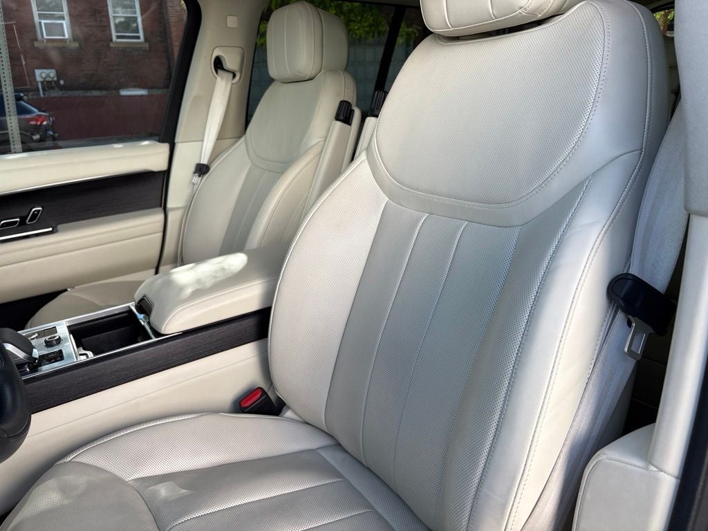 2023 Land Rover Range Rover SE