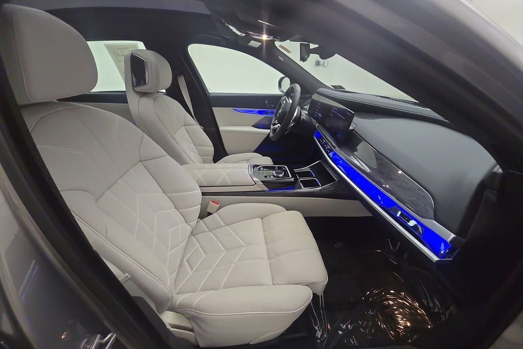 2023 BMW 7 Series 760i xDrive