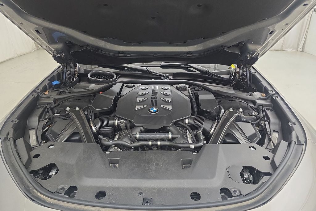 2023 BMW 7 Series 760i xDrive