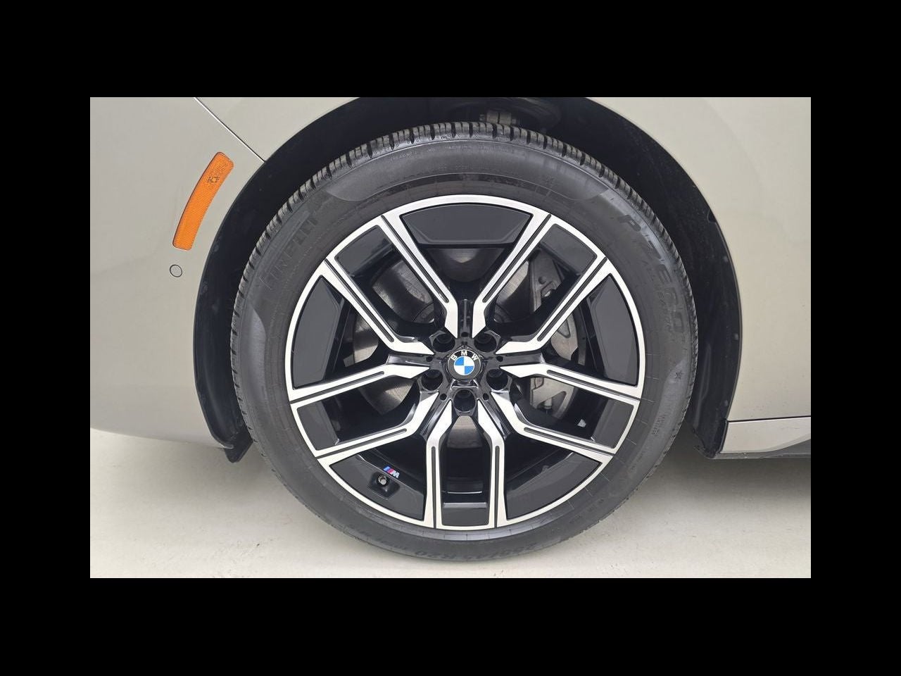 2023 BMW 7 Series 760i xDrive