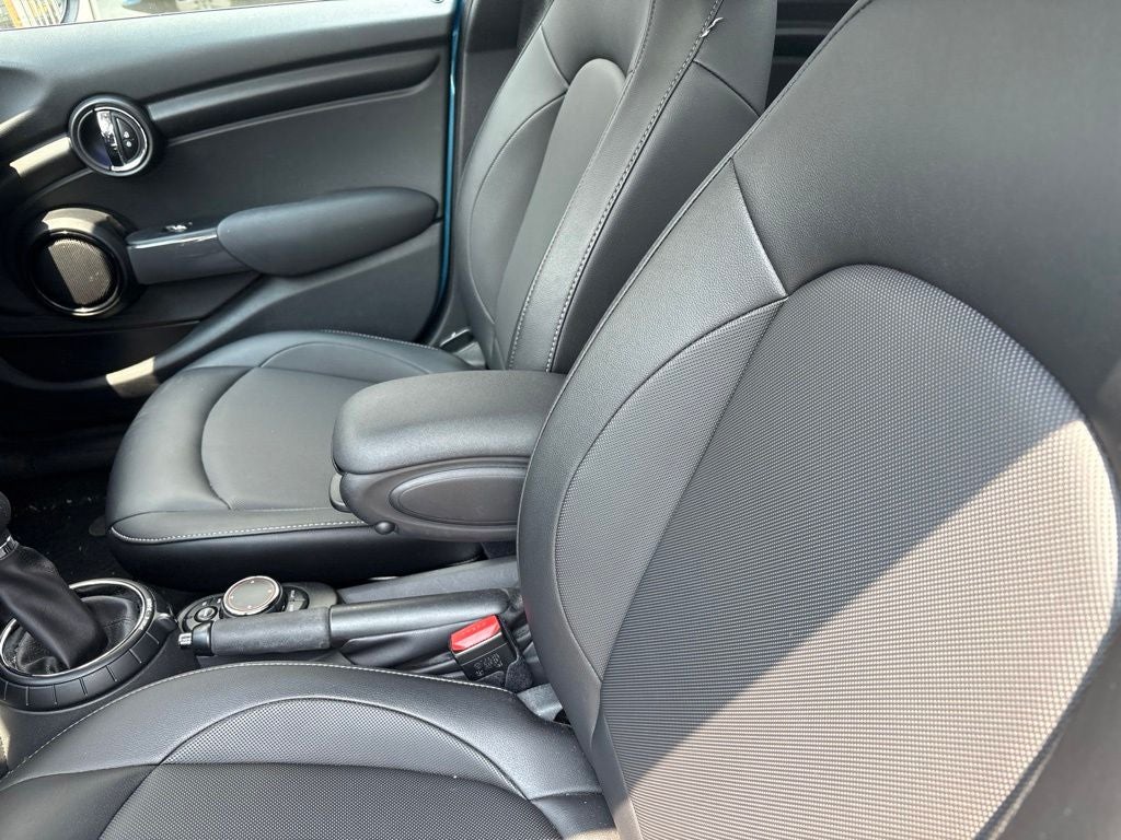 2016 MINI Cooper Base