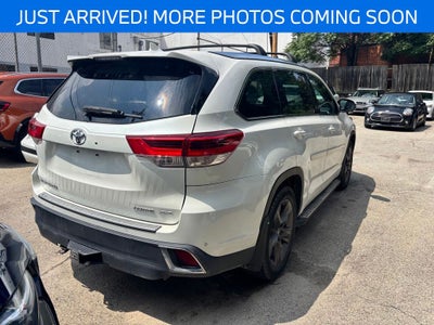 2017 Toyota Highlander Base