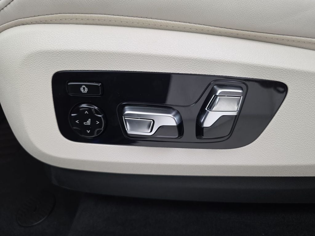 2027 BMW X7 M60i