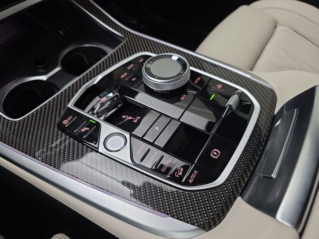 2027 BMW X7 M60i