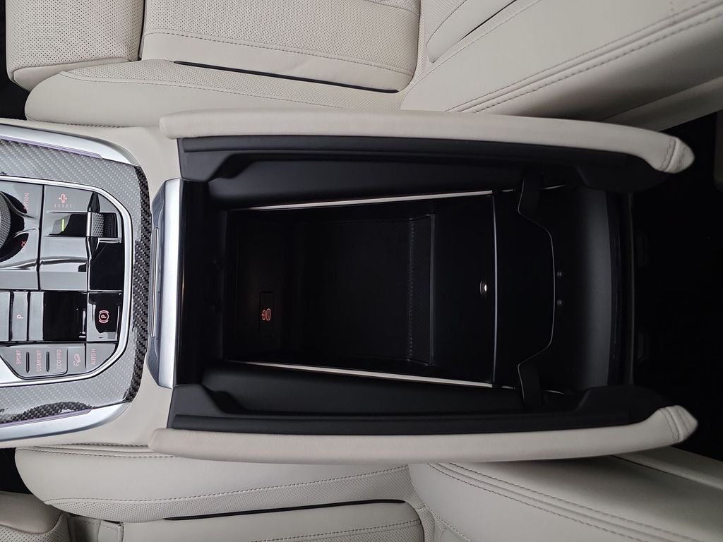2027 BMW X7 M60i