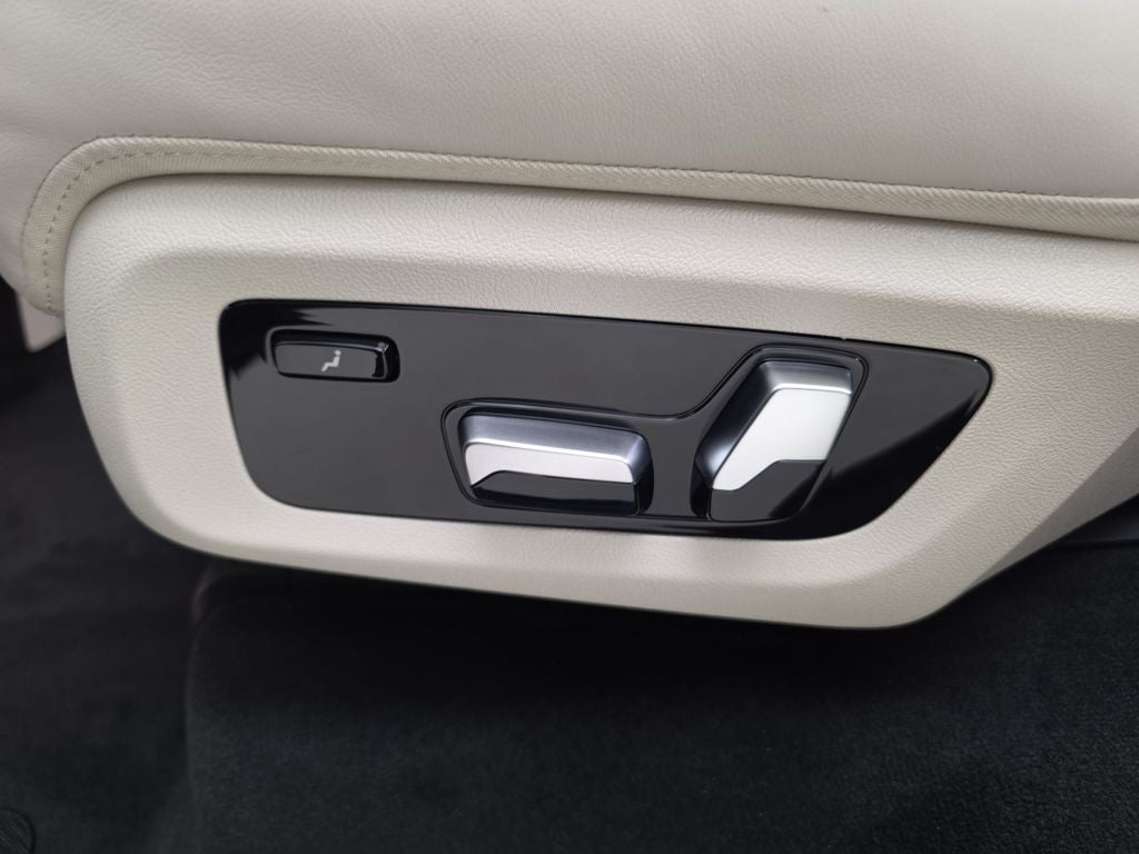 2027 BMW X7 M60i