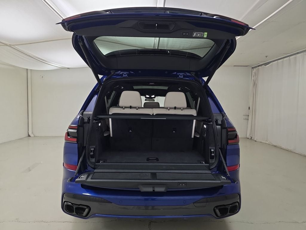2027 BMW X7 M60i