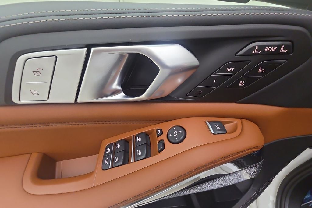 2027 BMW X7 M60i