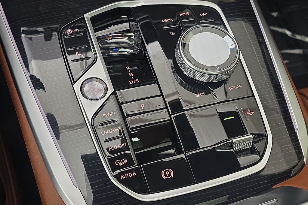 2027 BMW X7 M60i