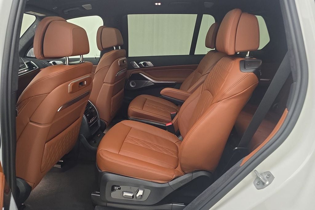 2027 BMW X7 M60i