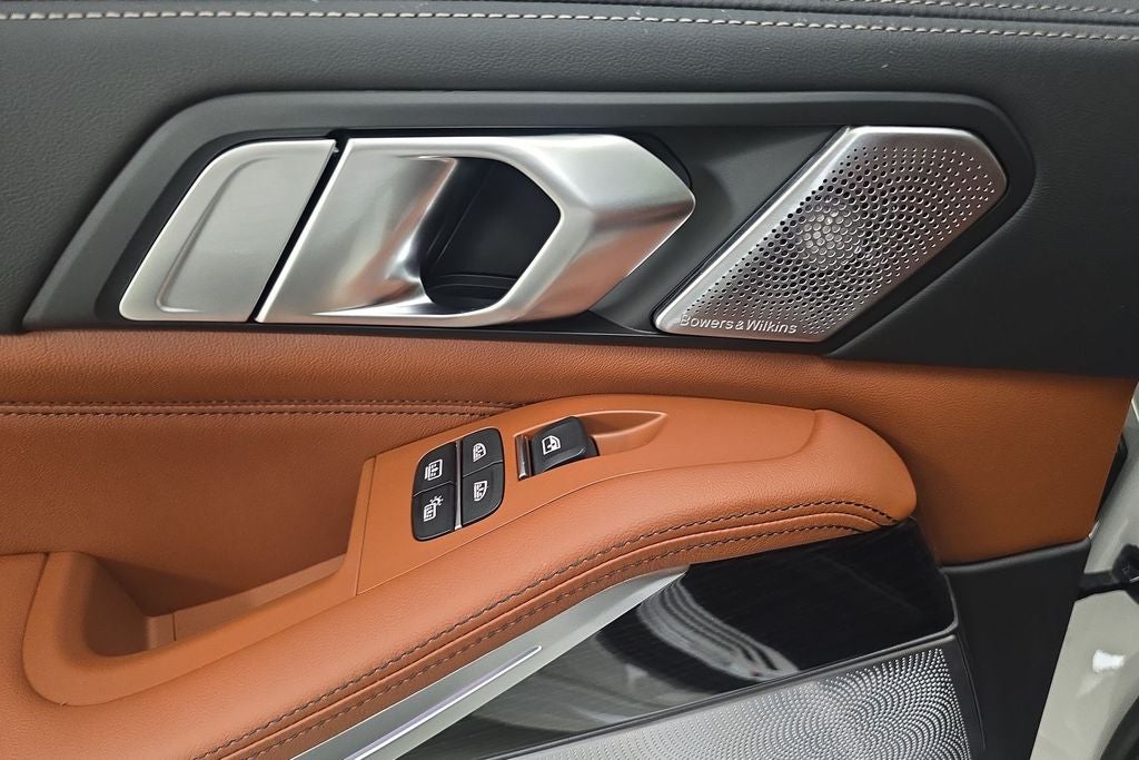 2027 BMW X7 M60i