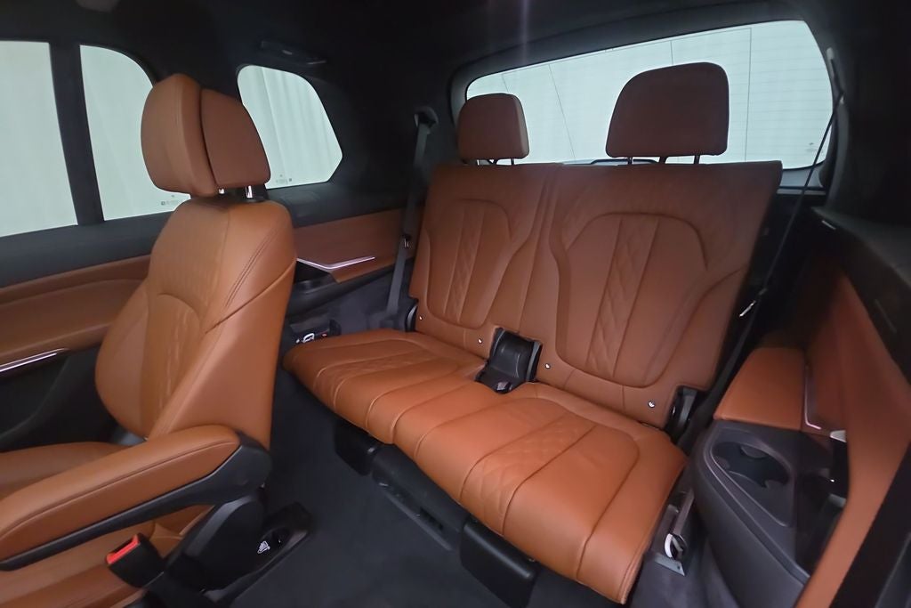 2027 BMW X7 M60i