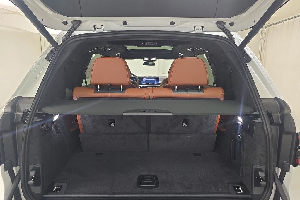 2027 BMW X7 M60i