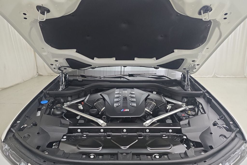 2027 BMW X7 M60i