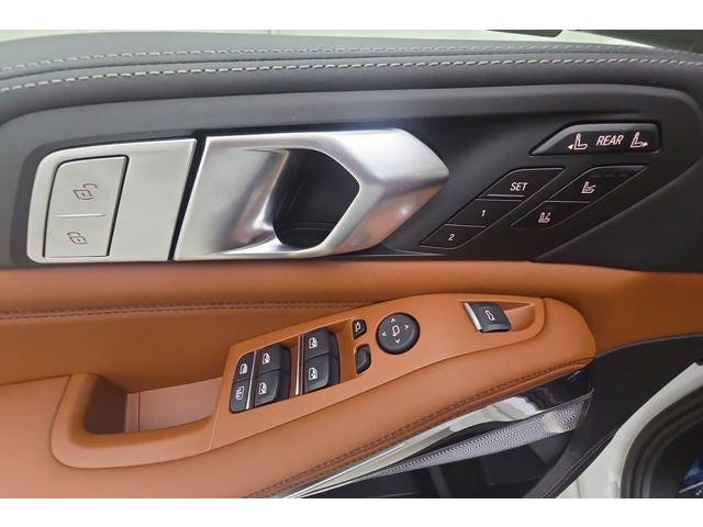 2027 BMW X7 M60i