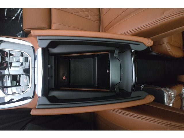 2027 BMW X7 M60i