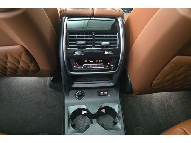 2027 BMW X7 M60i
