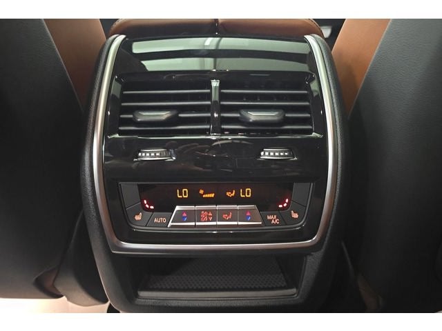 2027 BMW X6 xDrive40i