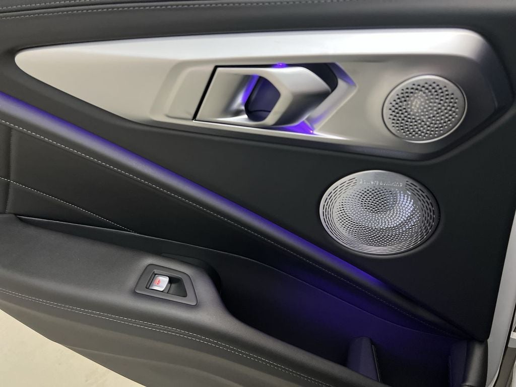 2023 BMW XM Base