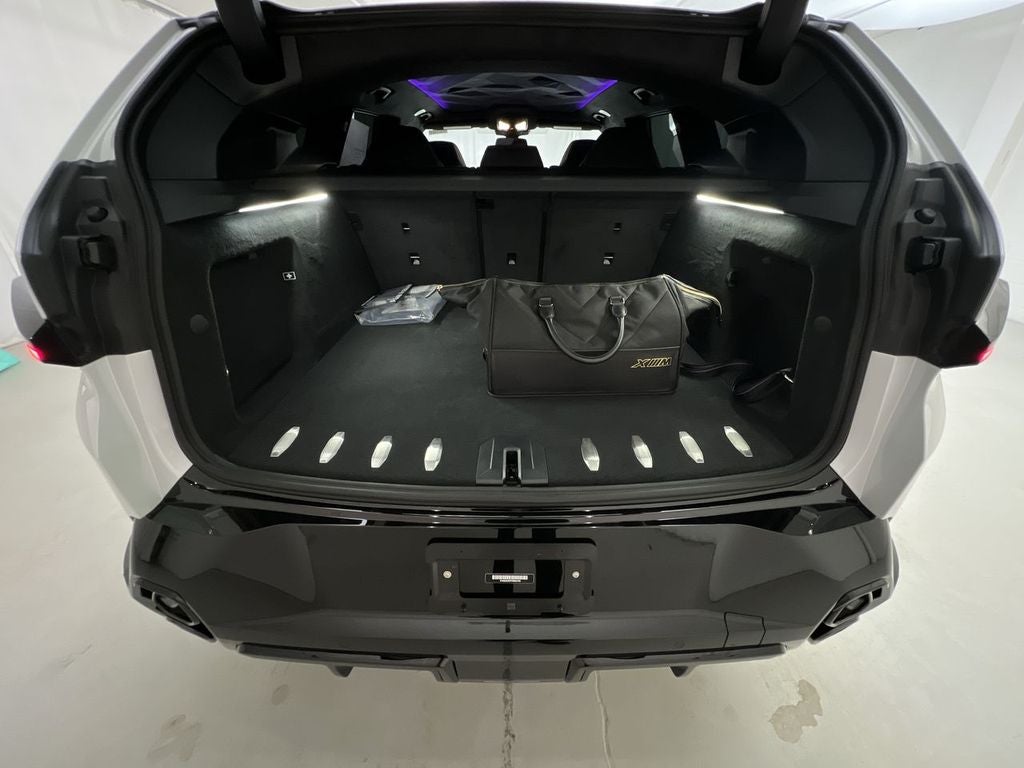 2023 BMW XM Base