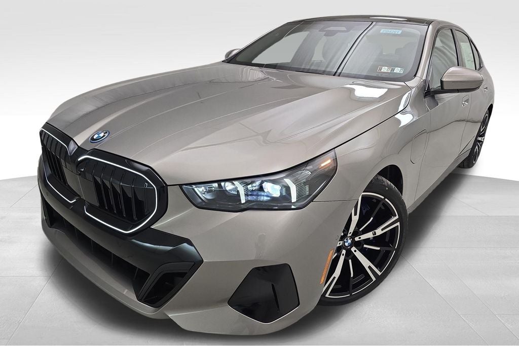 2027 BMW 550e 550e xDrive