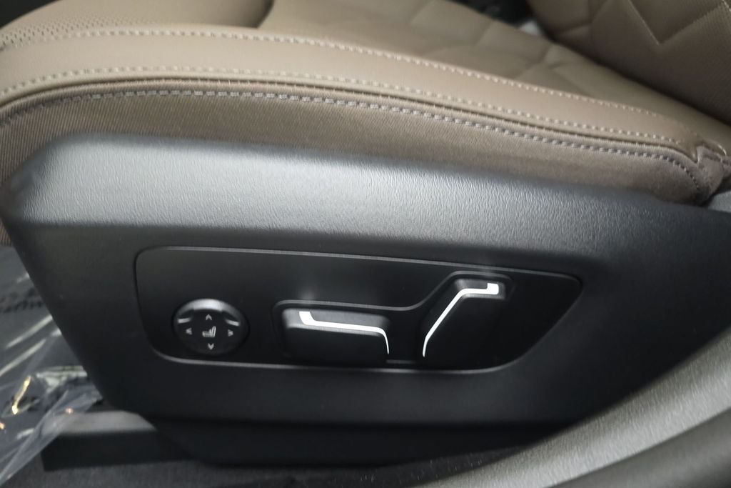2027 BMW 550e 550e xDrive