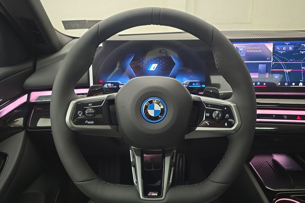 2027 BMW 550e 550e xDrive