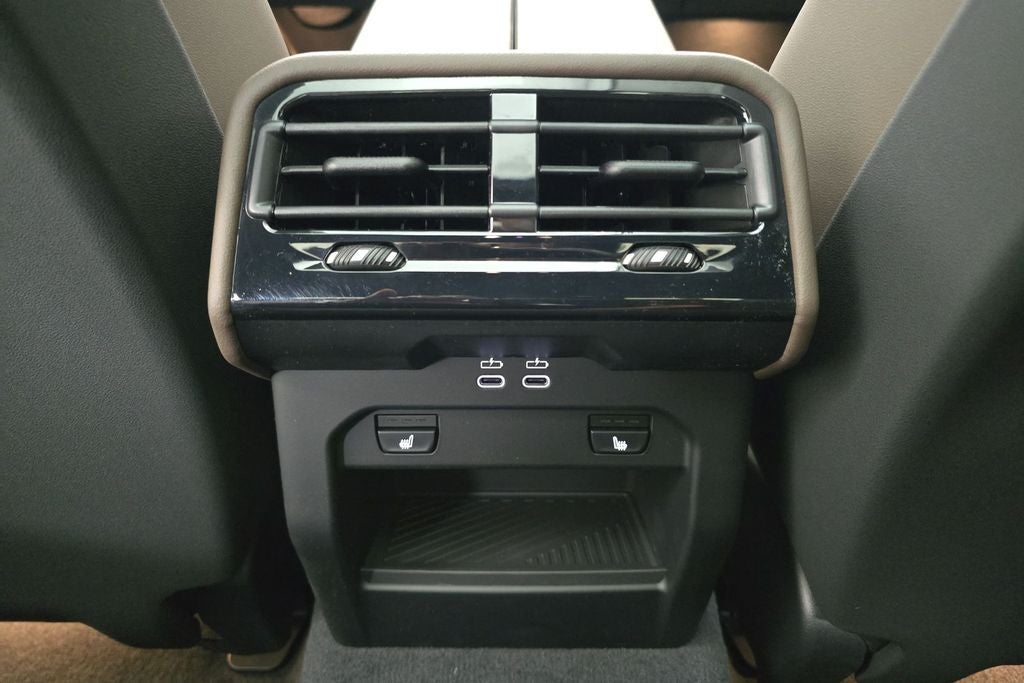 2027 BMW 550e 550e xDrive