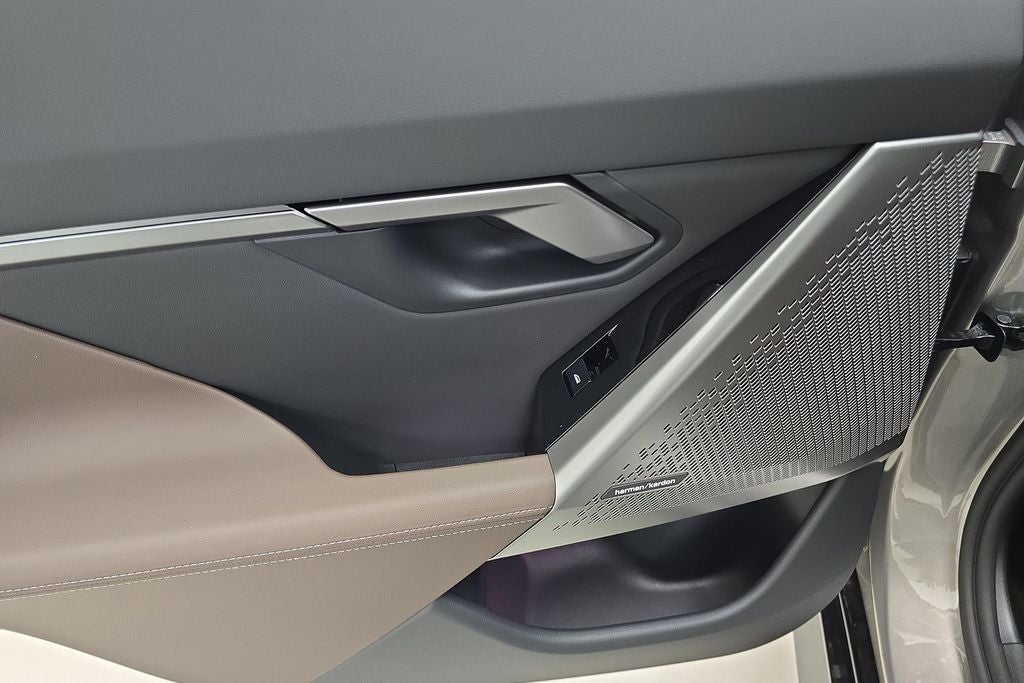 2027 BMW 550e 550e xDrive