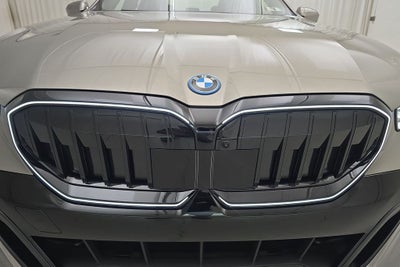 2027 BMW 550e 550e xDrive