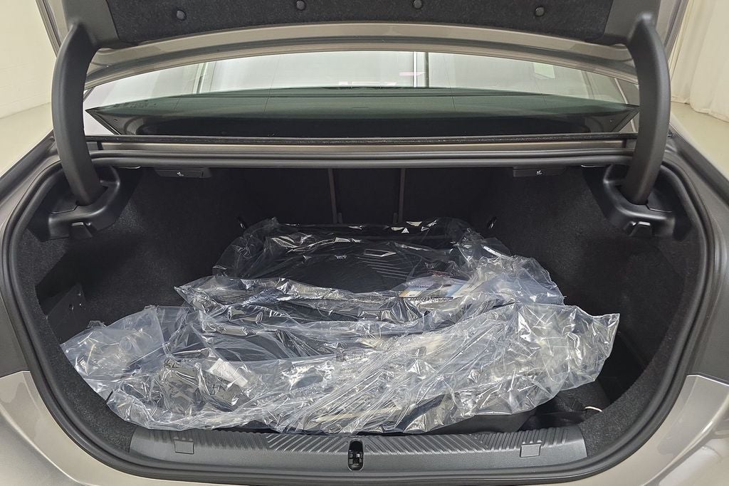 2027 BMW 550e 550e xDrive