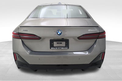 2027 BMW 550e 550e xDrive