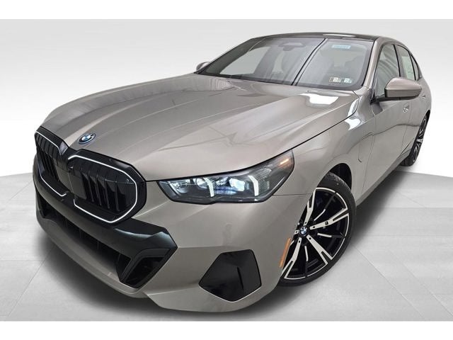 2027 BMW 550e 550e xDrive