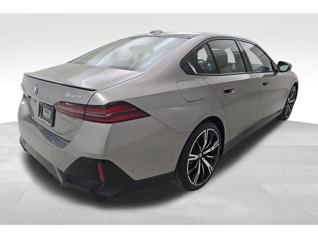 2027 BMW 550e 550e xDrive