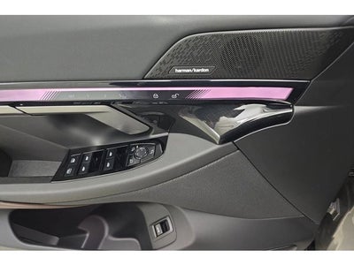 2027 BMW 550e 550e xDrive