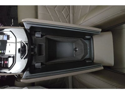 2027 BMW 550e 550e xDrive