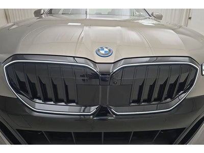 2027 BMW 550e 550e xDrive