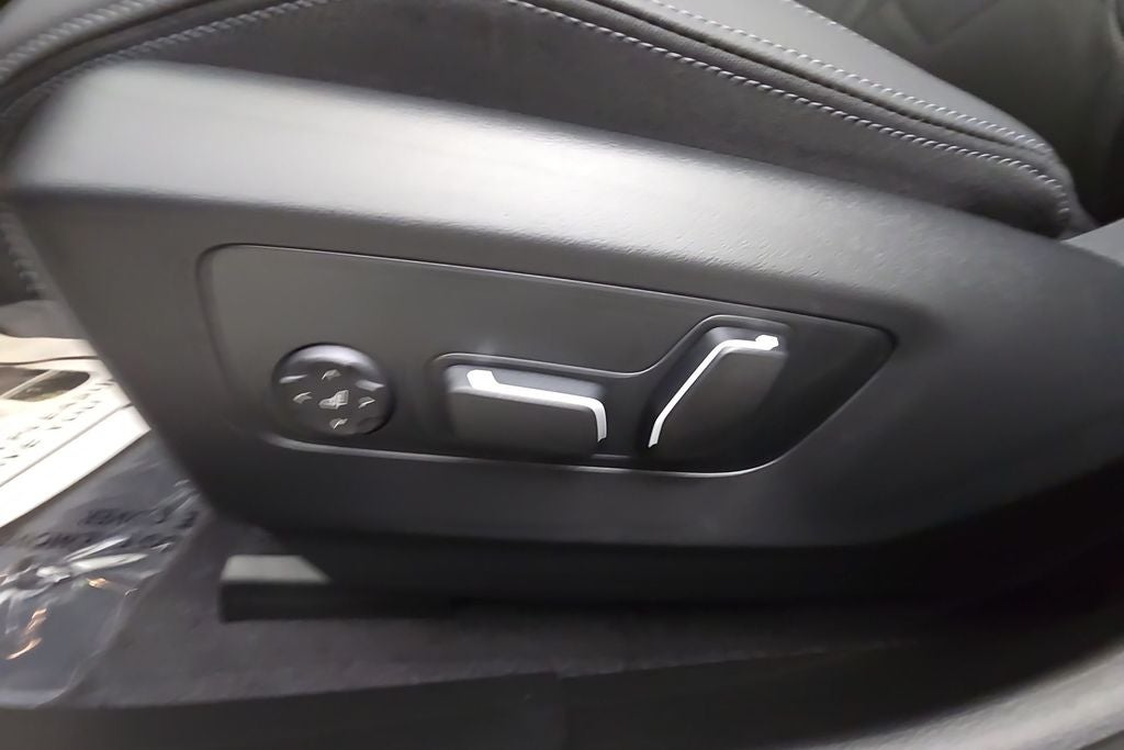 2027 BMW 550e 550e xDrive
