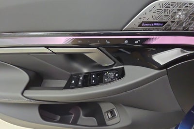 2027 BMW 550e 550e xDrive