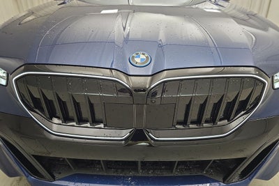 2027 BMW 550e 550e xDrive