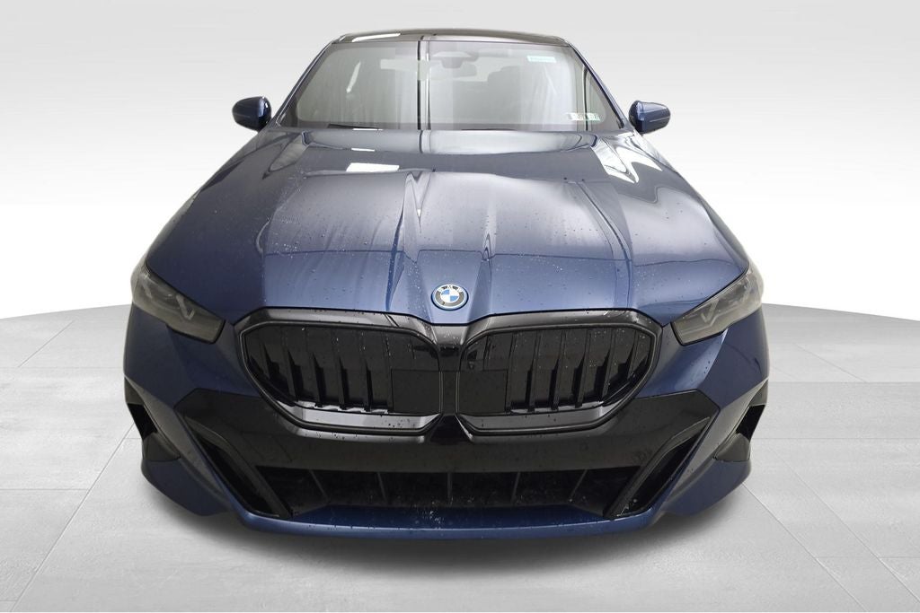 2027 BMW 550e 550e xDrive