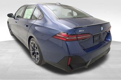 2027 BMW 550e 550e xDrive